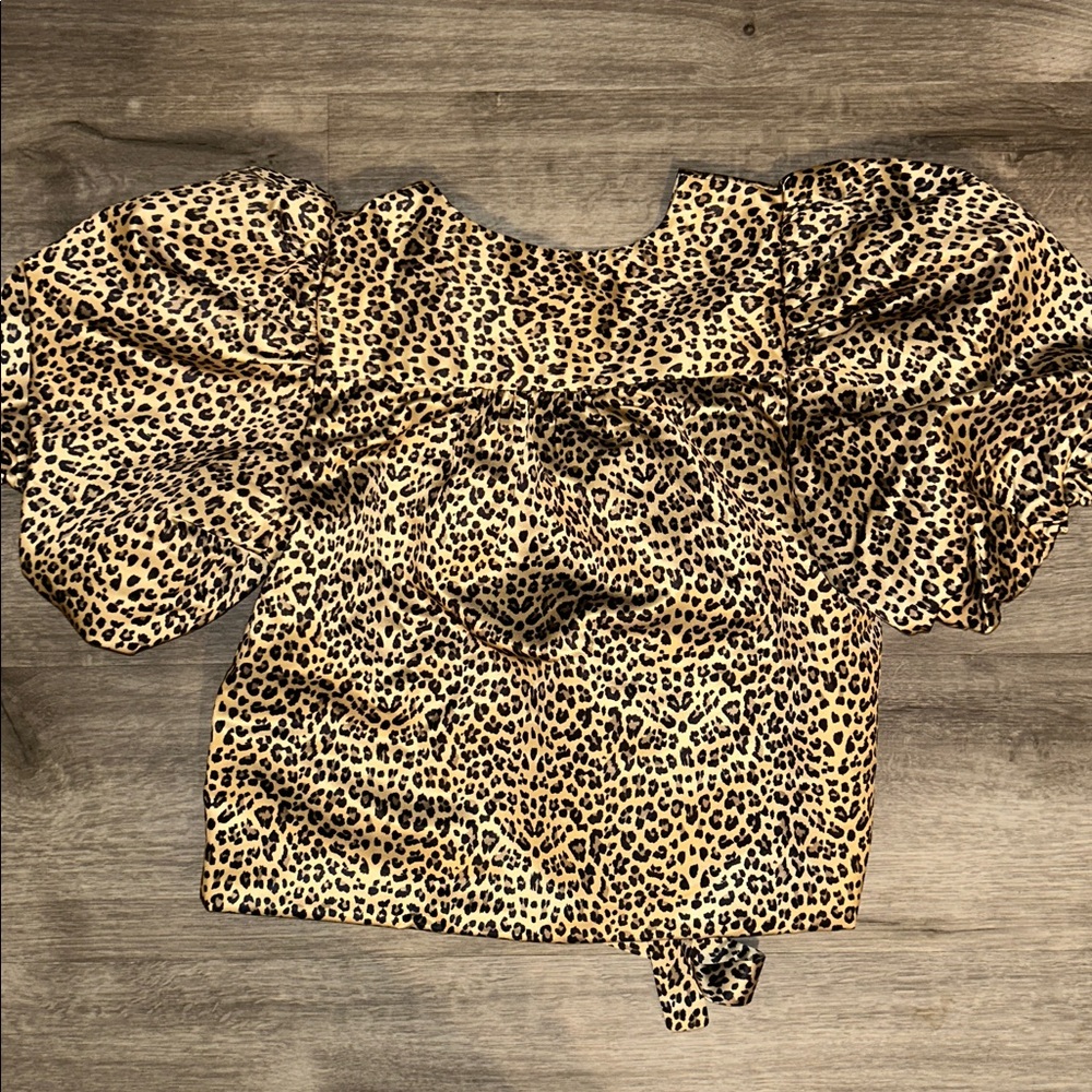 English Factory Animal Print Puff Sleeve Blouse - Picture 13 of 14